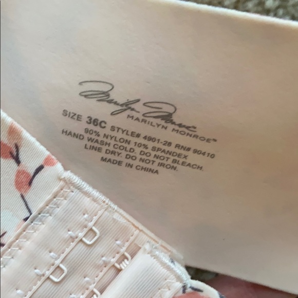 Marilyn Monroe Strapless Bra’s - Picture 3 of 3